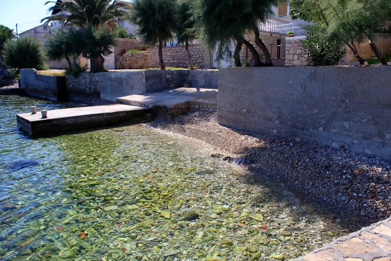 Apartments And Rooms With A Swimming Pool Kali, Ugljan - 14083 Kali