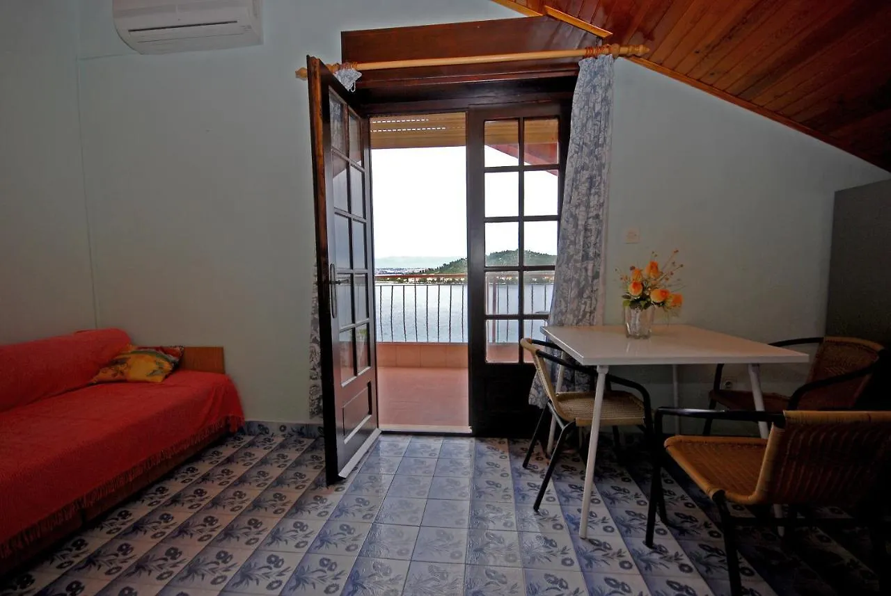 Πανσιόν Apartments And Rooms With A Swimming Pool Kali, Ugljan - 14083