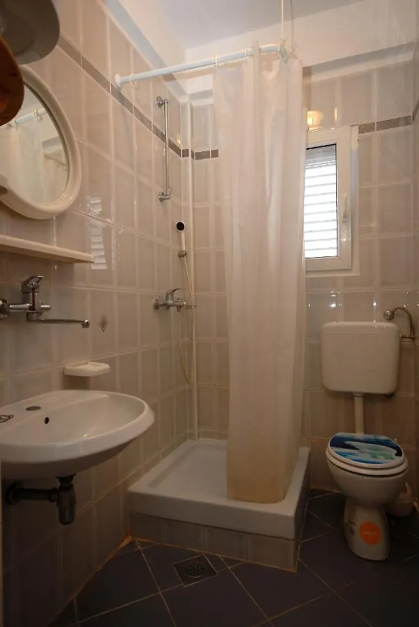 Πανσιόν Apartments And Rooms With A Swimming Pool Kali, Ugljan - 14083