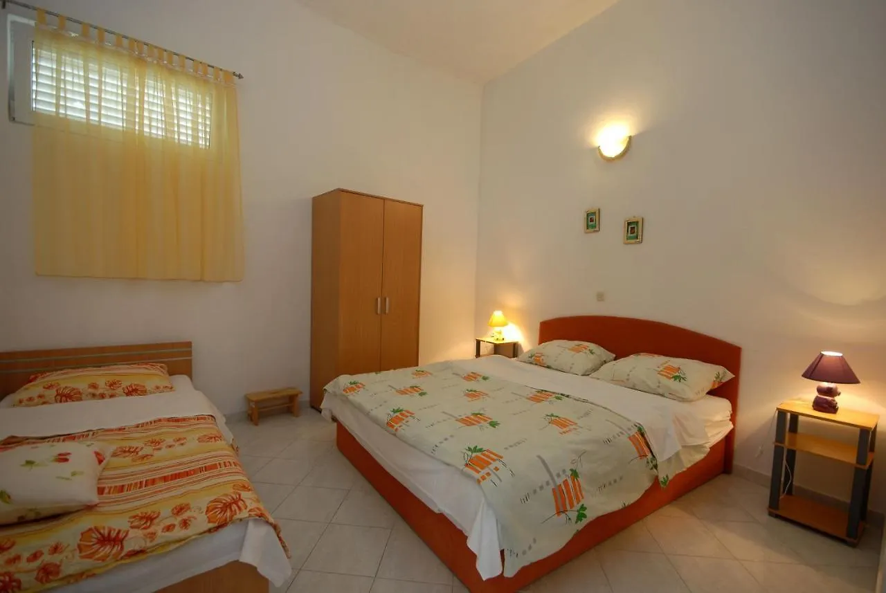 Apartments And Rooms With A Swimming Pool Kali, Ugljan - 14083 Πανσιόν